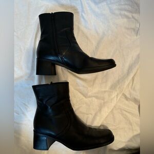 Naturalizer Womens Black Leather Zip-Up Boots with Chunky/Block heel - Size 8.5